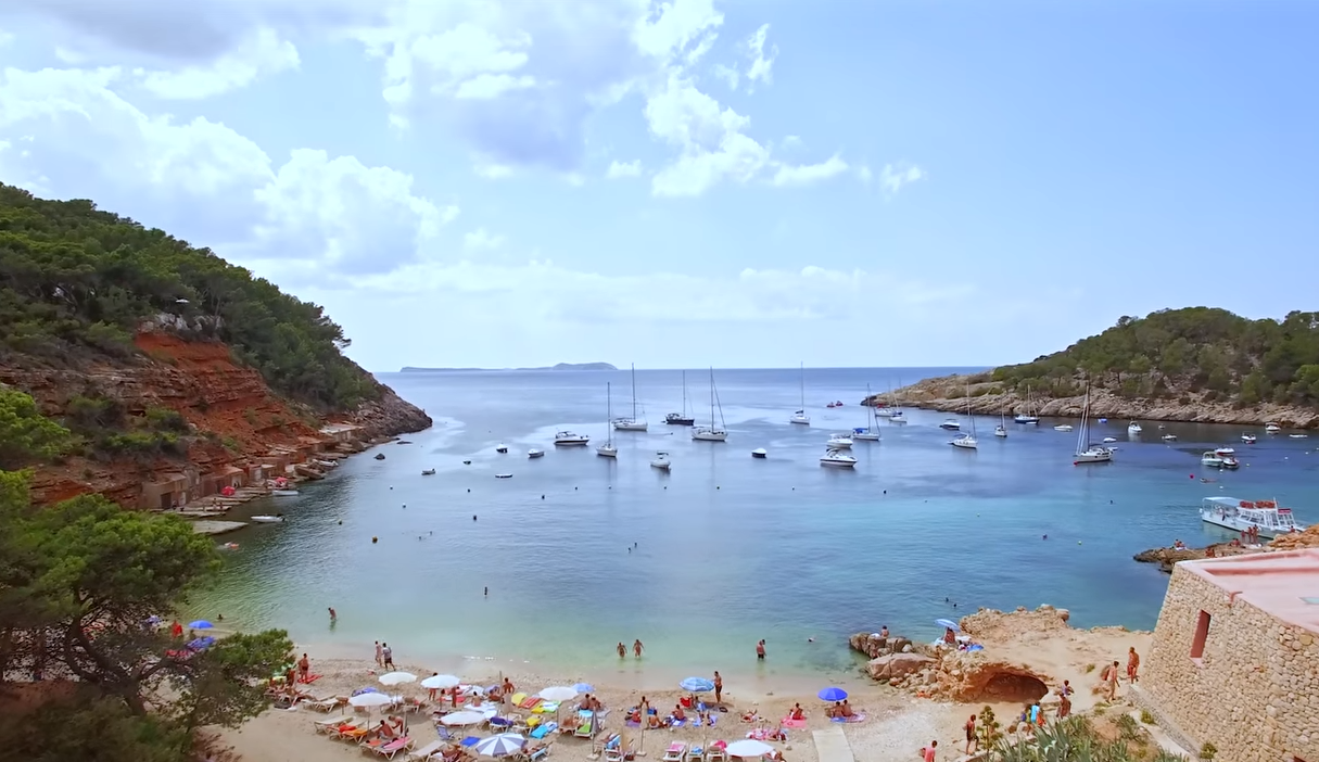 Plage sur l'île d'Ibiza, Espagne